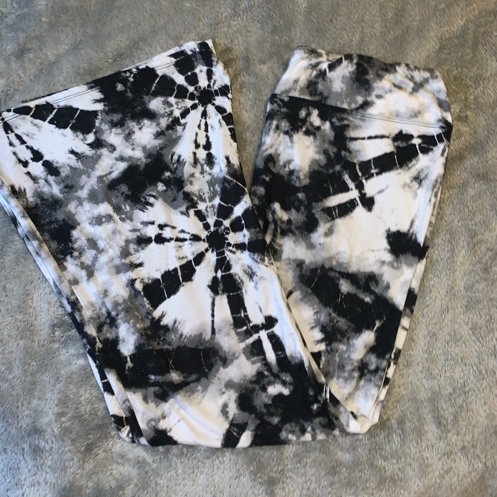 Eye candy flare leggings
